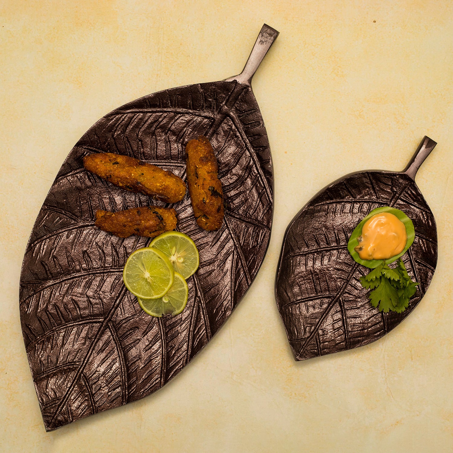 leaf-shaped-platter-set-of-2