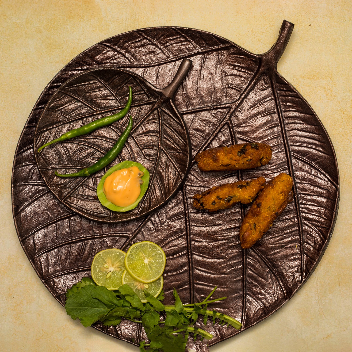 Round Leaf Shaped Platter (Set of 2) …