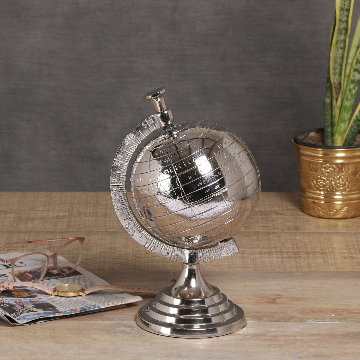 Globe Small Nickel